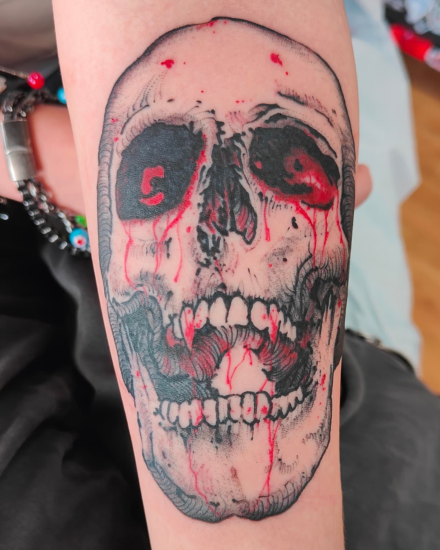 Graphic skull in red and black
